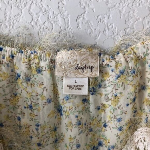 Daytrip Floral Crochet Overlay Tank Top L - Picture 5 of 7